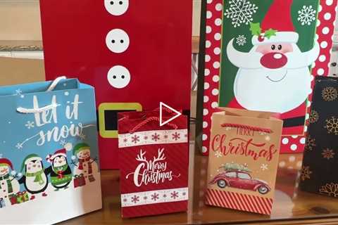 Review 24 Christmas Gift Bags with 60 Gift Tags