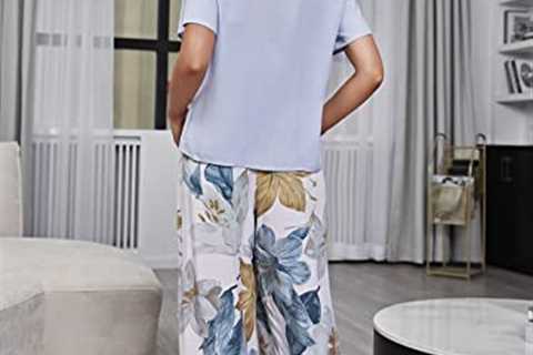 OYOANGLE Women’s 2 Piece Pajama Set V Neck Short Sleeve Top and Floral Print Bow Front Pants Set..