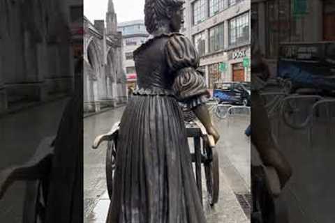 What is Molly Malone famous for? #exploreireland #loveireland #ireland #dublinireland #mollymalone