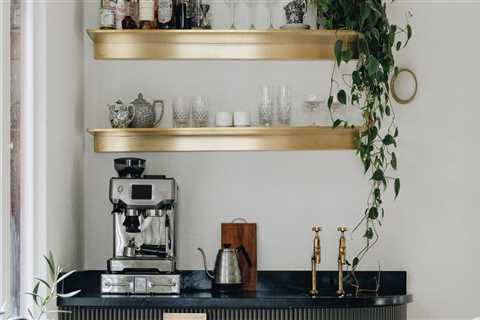 Transforming Your Bar Decor: A Guide to Functional and Decorative Accessories