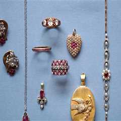 The Evolution of Vintage Jewelry: From Nostalgic Treasures to Modern Investments