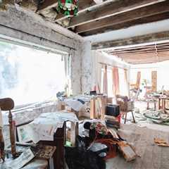 This £600k Bournemouth House is Basically a Horror Movie Set - But I'm Weirdly Tempted