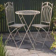 Avoid These Common Mistakes When Building DIY Outdoor Furniture