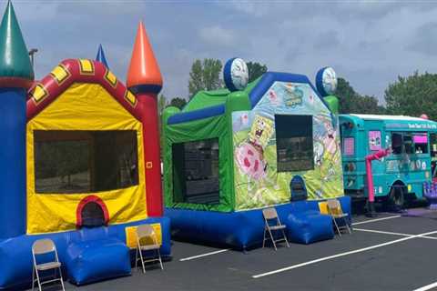 How Bounce Houses Support Community Engagement During Restaurant Promotions